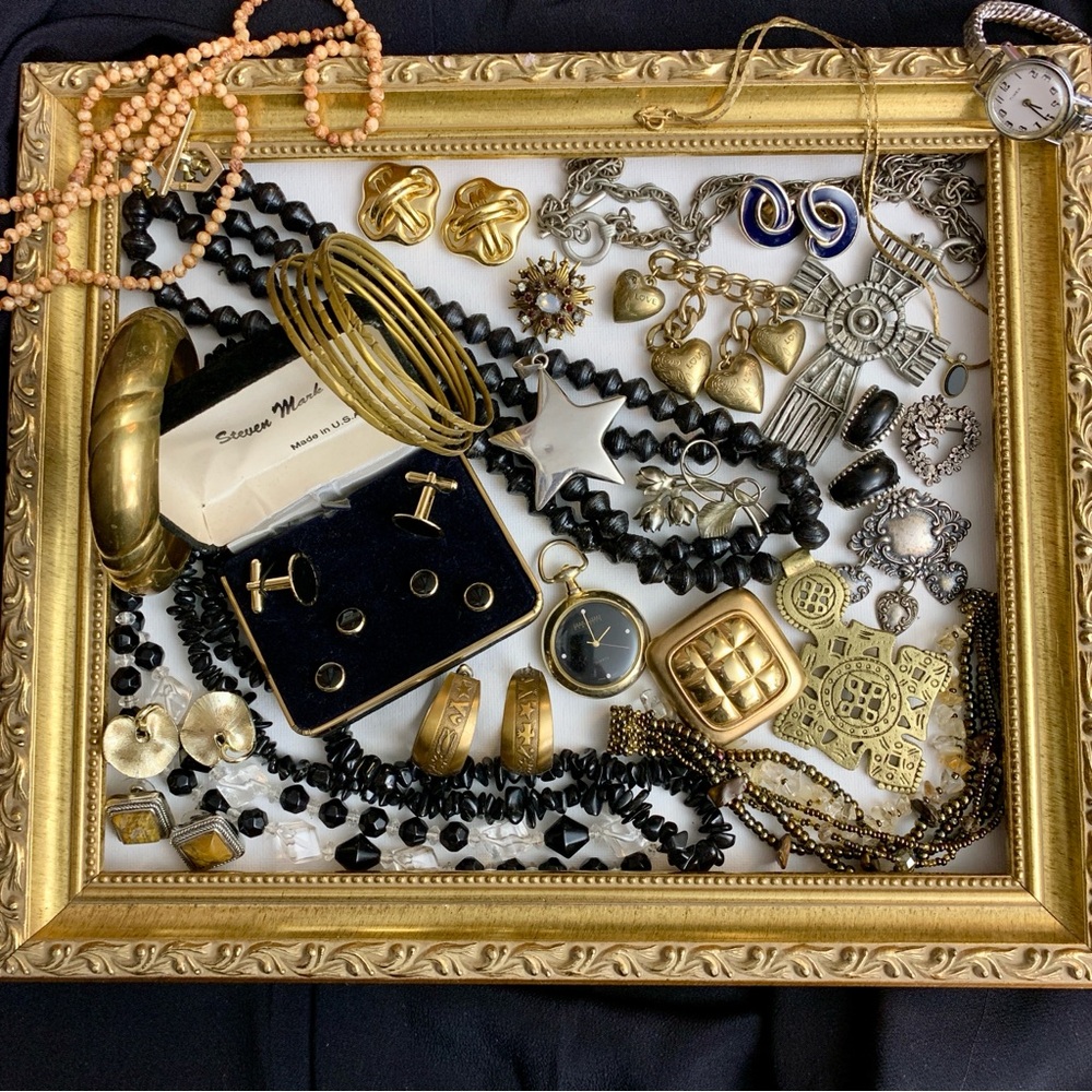 Vintage Jewelry lot mixed gold tone 25 pcs brooches necklaces earrings etc